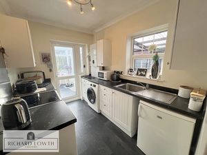 Kitchen- click for photo gallery